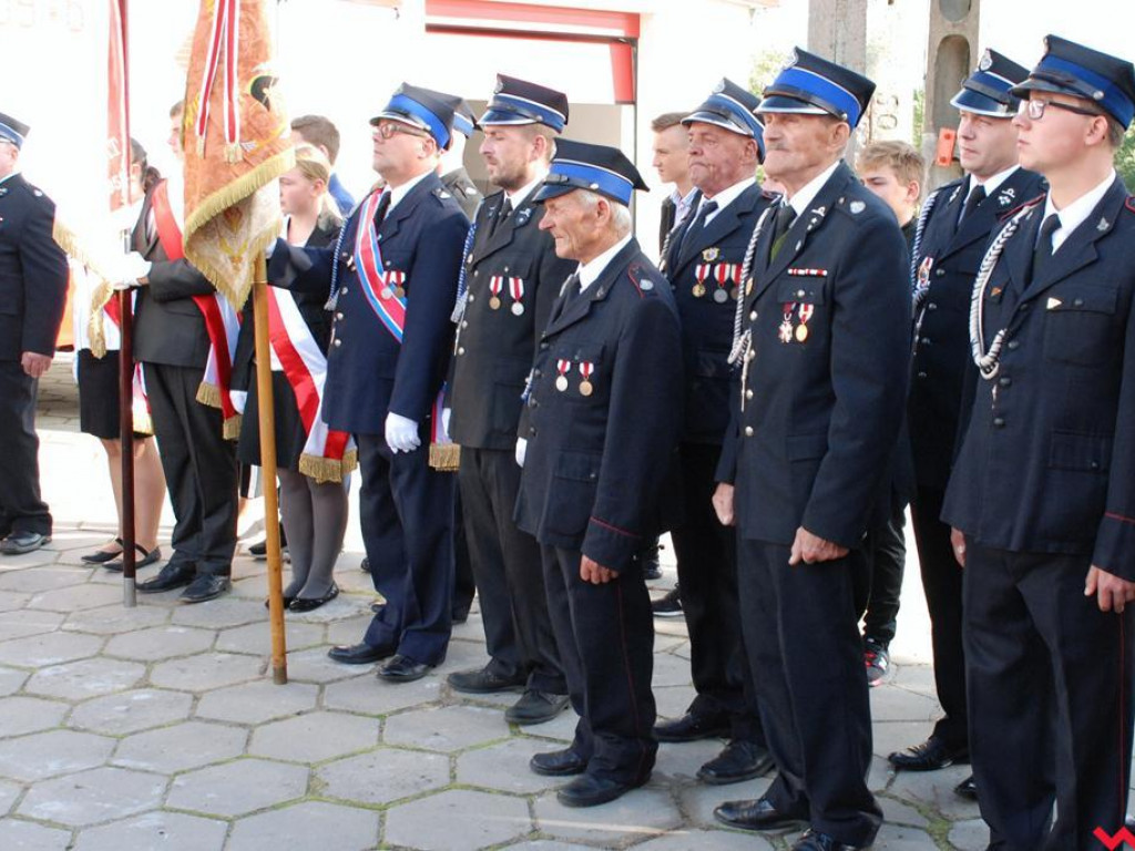 Nowy samochód strażacki poświęcony