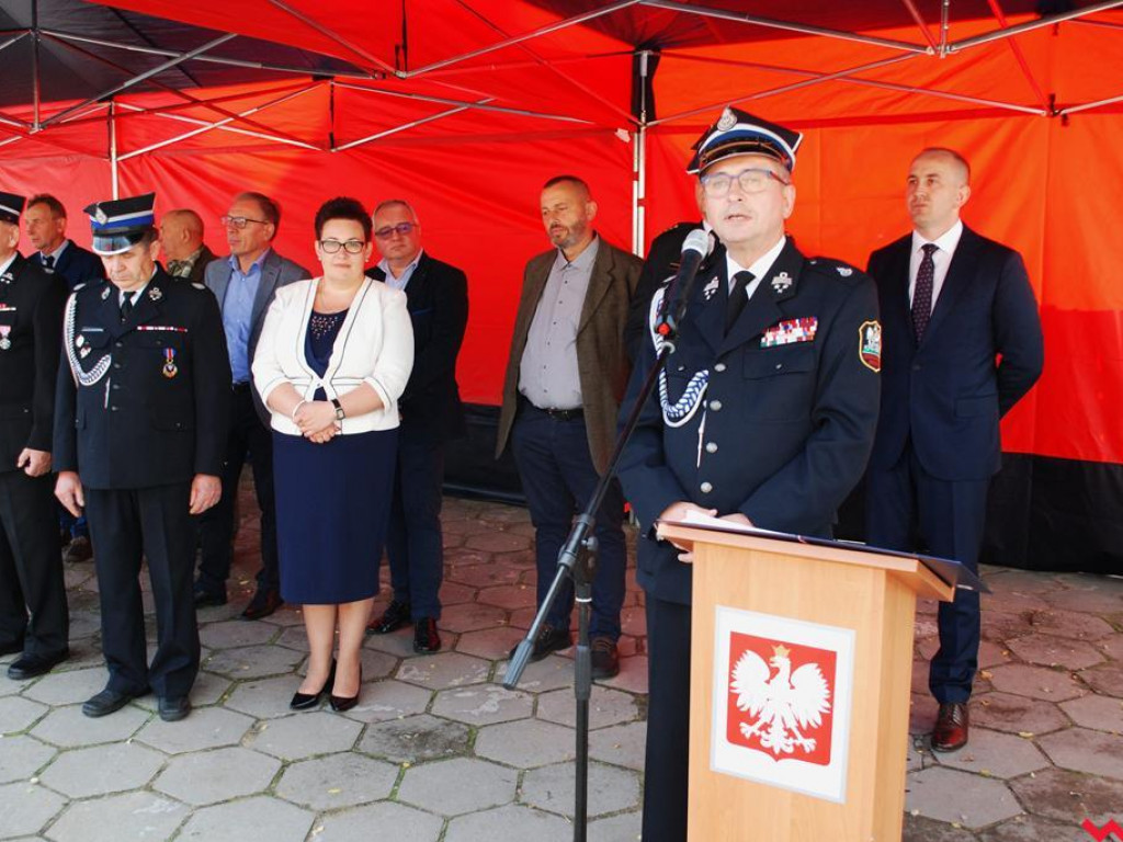 Nowy samochód strażacki poświęcony