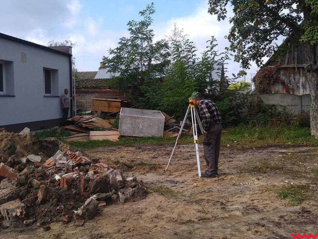 Mieszkańcy Lisewa skrzyknęli się i uporządkowali teren wokół świetlicy wiejskiej