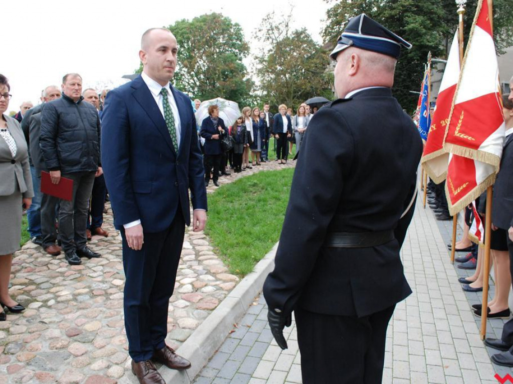 Ławeczka poświęcona Stefanowi Korbońskiemu odsłonięta w Pyzdrach
