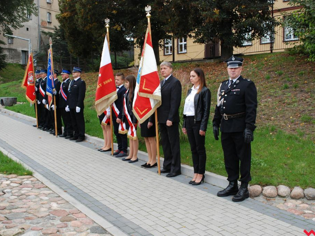 Ławeczka poświęcona Stefanowi Korbońskiemu odsłonięta w Pyzdrach