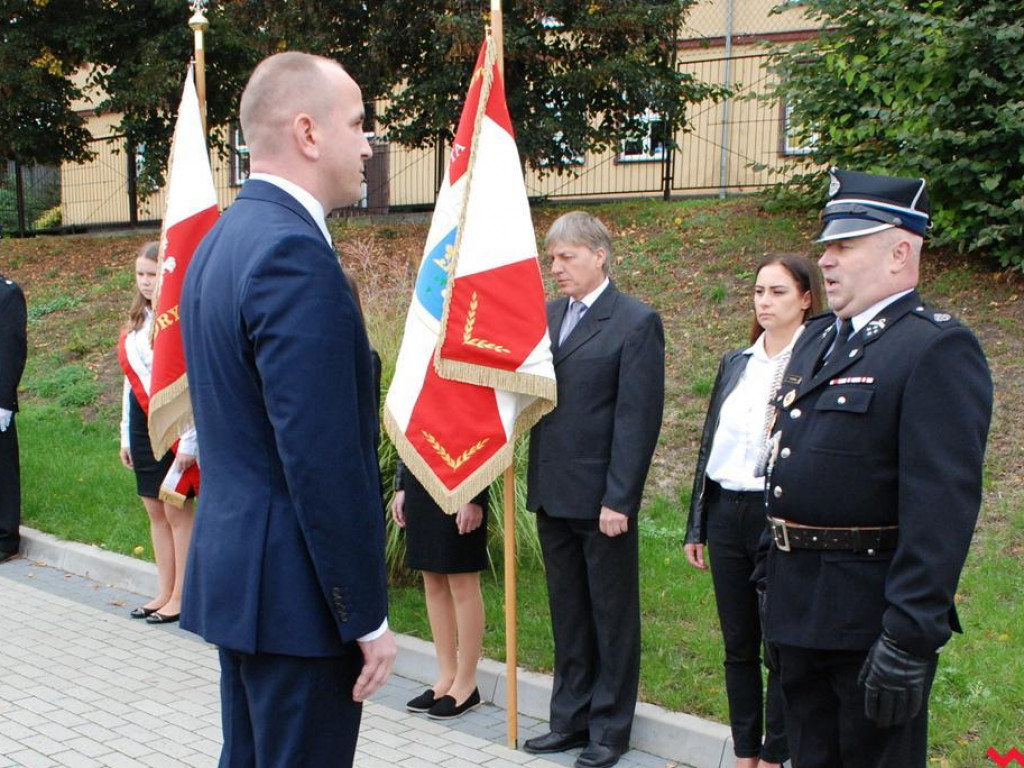 Ławeczka poświęcona Stefanowi Korbońskiemu odsłonięta w Pyzdrach