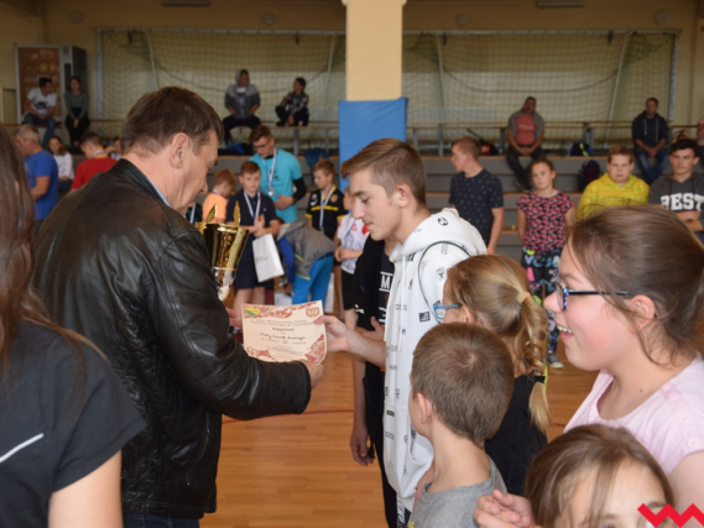 Horyzont Kołaczkowo zwycięża w mistrzostwach domów dziecka w unihokeju