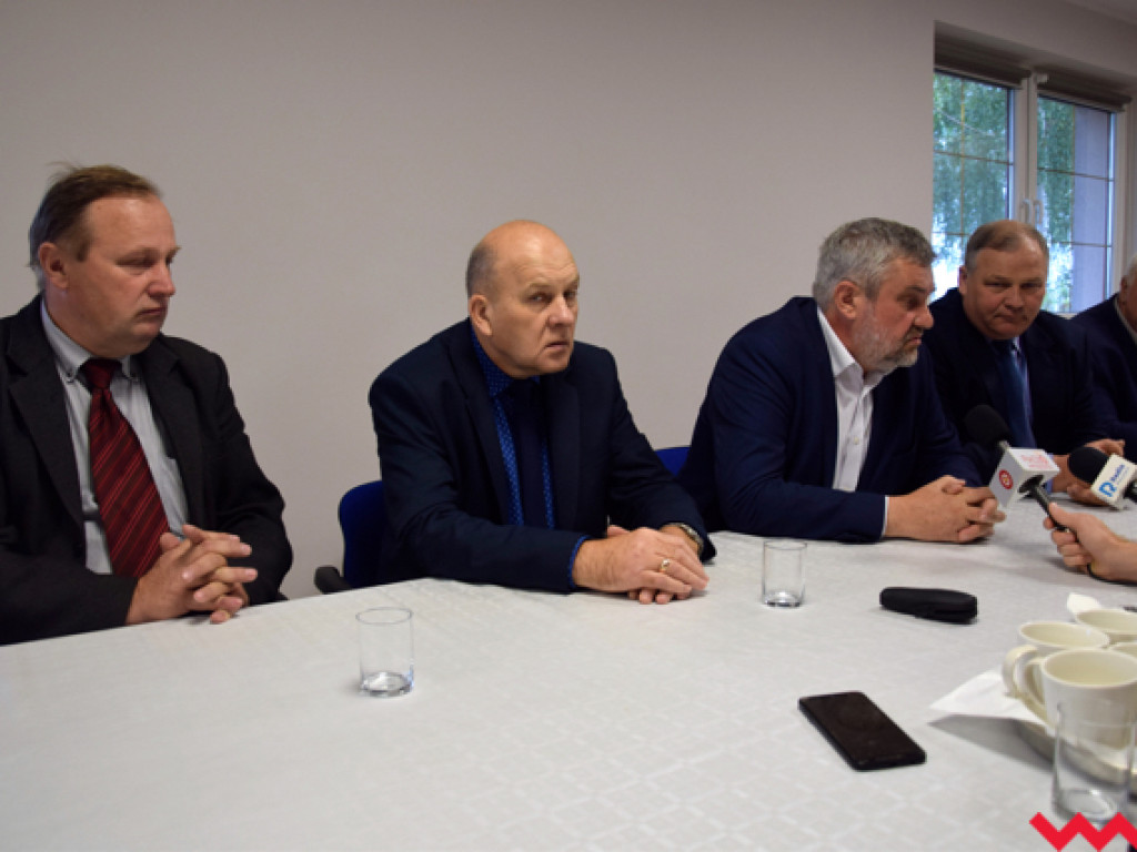 Minister rolnictwa o pomocy suszowej i szczęśliwych świniach na spotkaniu z rolnikami