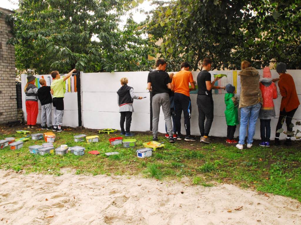 Nowy mural w Kołaczkowie powstał dzięki pracy mieszkańców