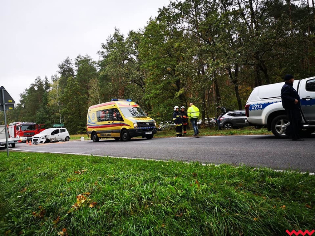 Seria wypadków na drodze wojewódzkiej 442 . Dziś doszło do zdarzenia w Kruszynach