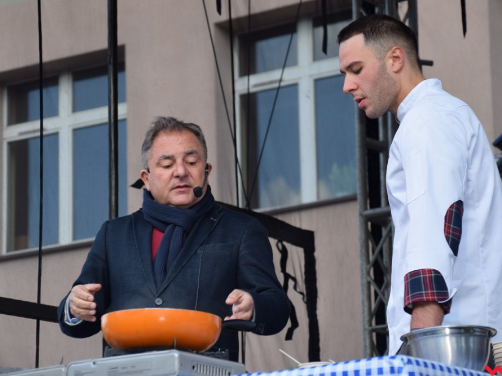 Skarby ze spiżarni gospodyń i patelnia mistrza, czyli pierwsze Powiatowe Święto Smaków