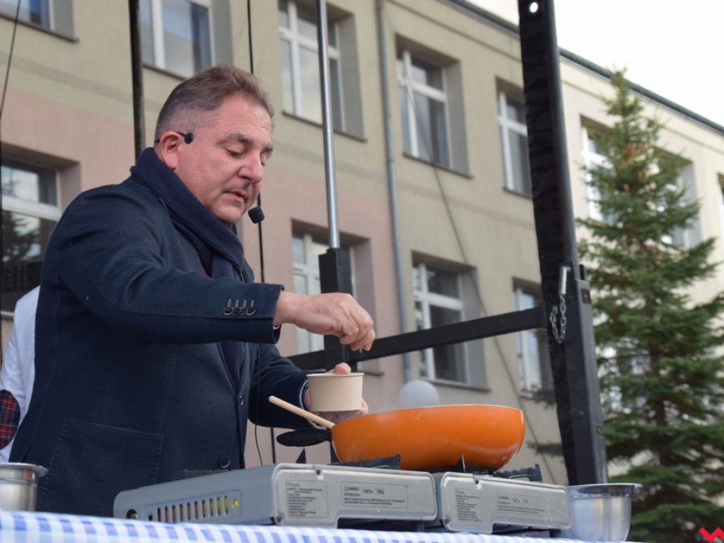 Skarby ze spiżarni gospodyń i patelnia mistrza, czyli pierwsze Powiatowe Święto Smaków
