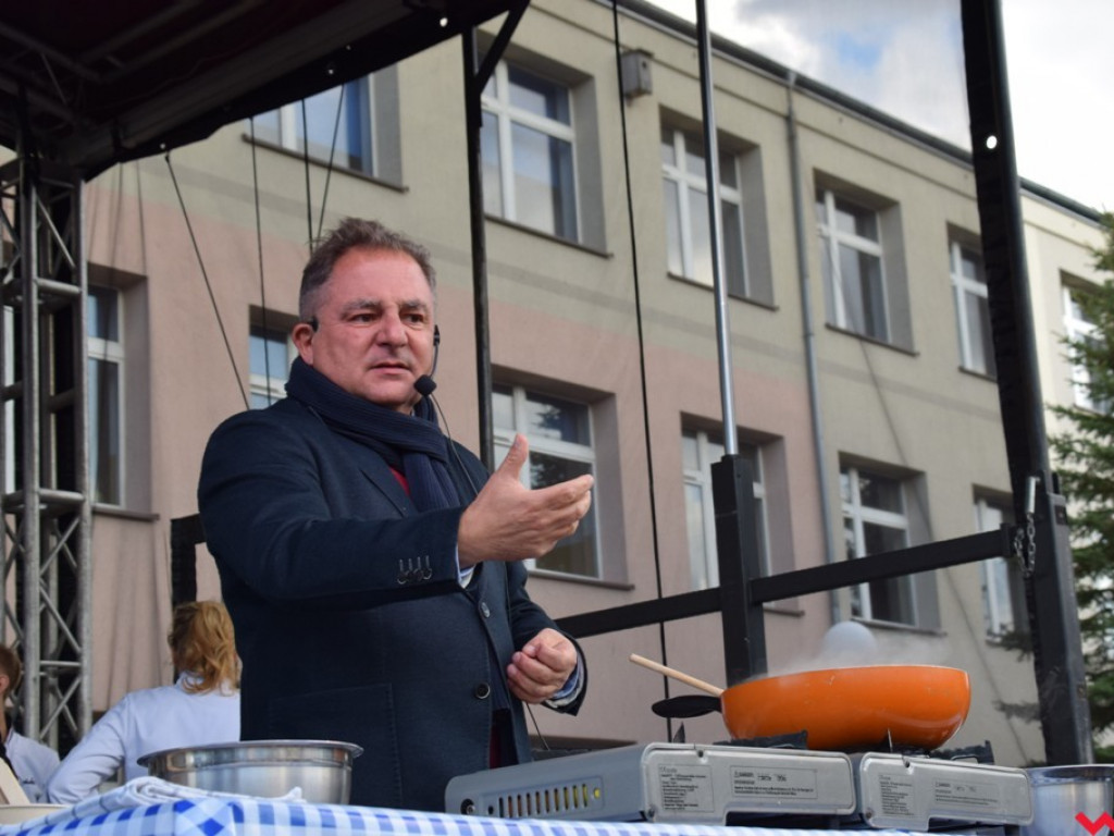 Skarby ze spiżarni gospodyń i patelnia mistrza, czyli pierwsze Powiatowe Święto Smaków