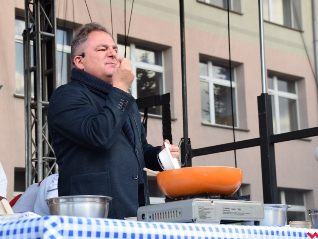 Skarby ze spiżarni gospodyń i patelnia mistrza, czyli pierwsze Powiatowe Święto Smaków