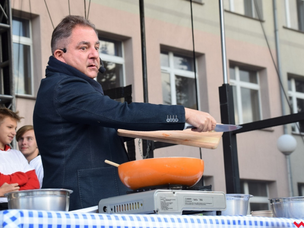 Skarby ze spiżarni gospodyń i patelnia mistrza, czyli pierwsze Powiatowe Święto Smaków