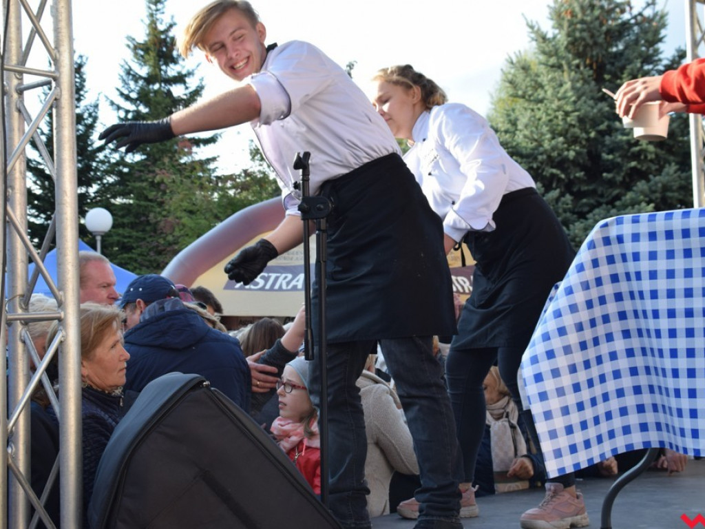 Skarby ze spiżarni gospodyń i patelnia mistrza, czyli pierwsze Powiatowe Święto Smaków