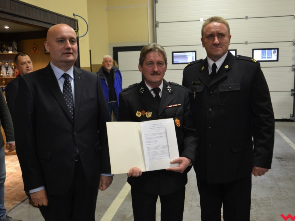 Ochotnicy dostali od wojewody wielkopolskiego po 5000 złotych