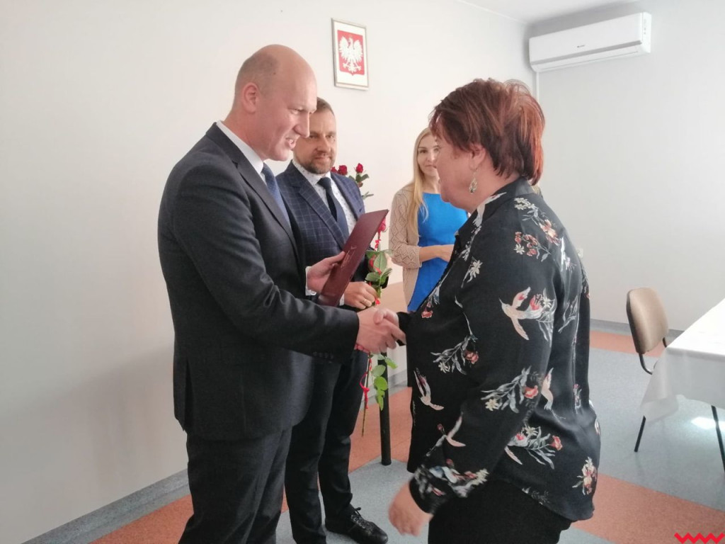 Burmistrz Hubert Gruszczyński nagrodził nauczycieli i dyrektorów