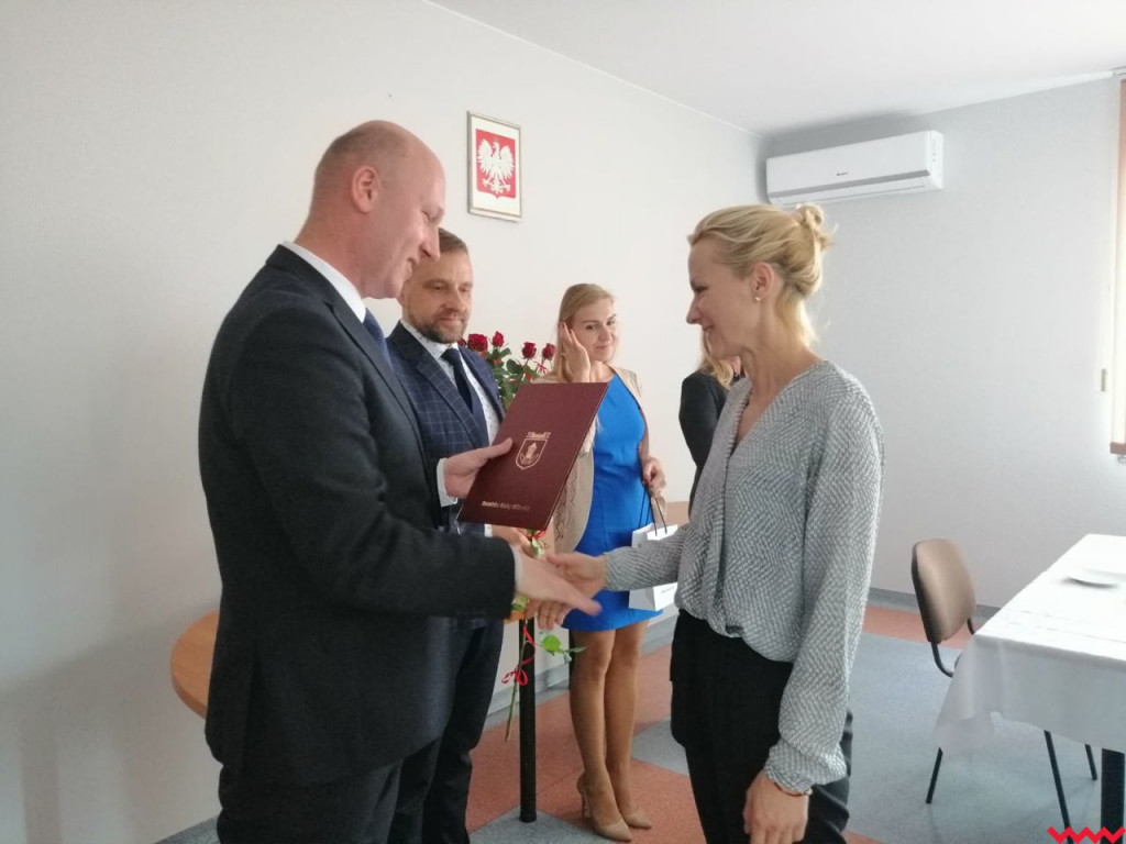 Burmistrz Hubert Gruszczyński nagrodził nauczycieli i dyrektorów
