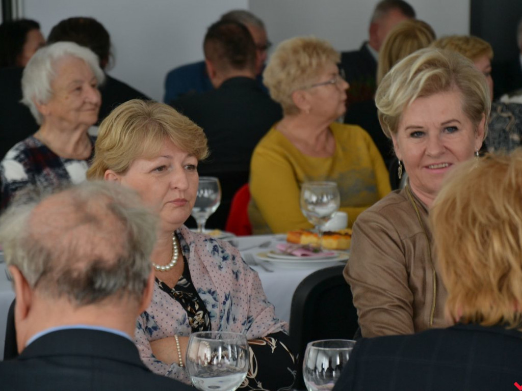 Rzesza docenionych nauczycieli na powiatowym Dniu Edukacji Narodowej