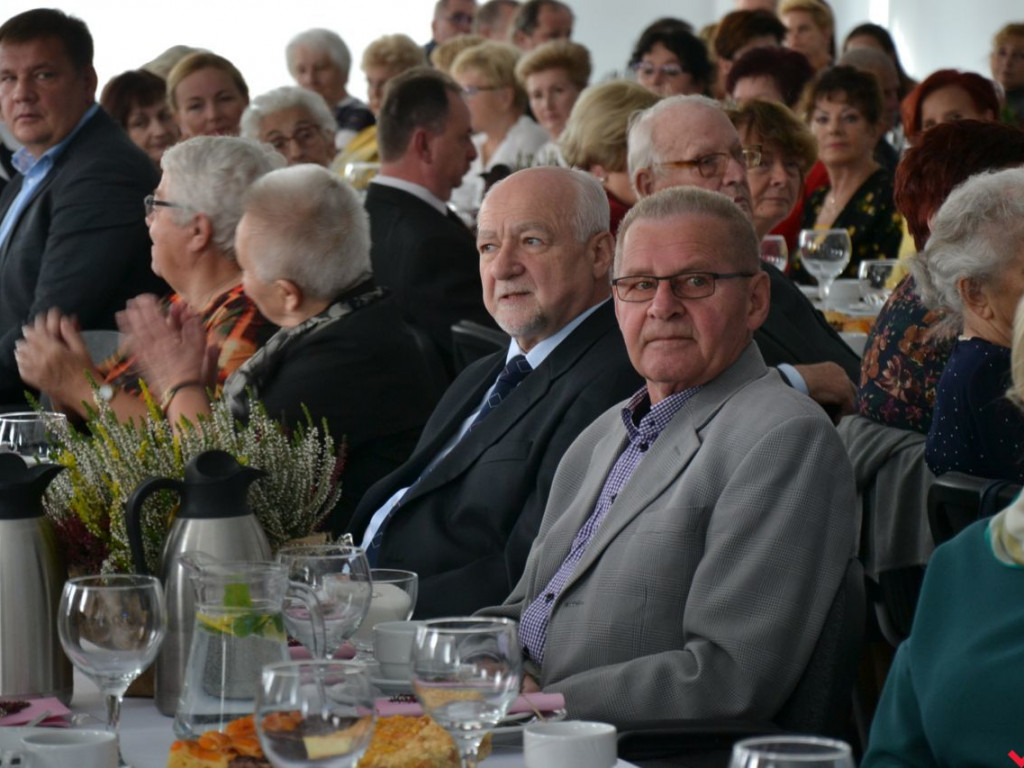 Rzesza docenionych nauczycieli na powiatowym Dniu Edukacji Narodowej
