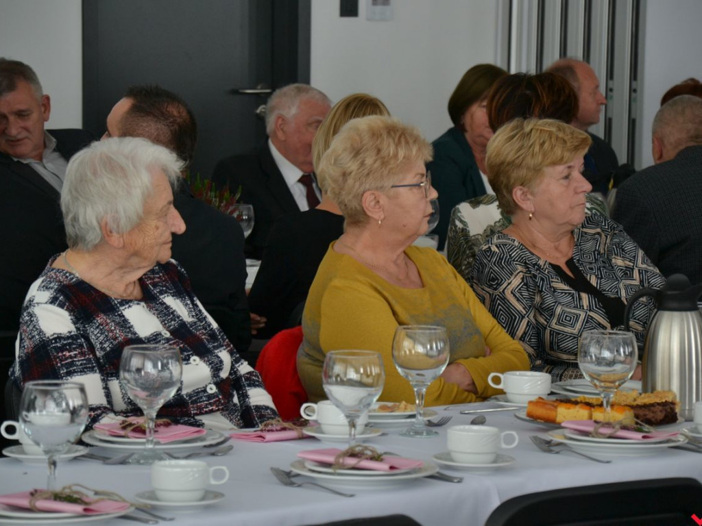 Rzesza docenionych nauczycieli na powiatowym Dniu Edukacji Narodowej