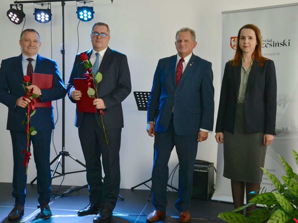 Rzesza docenionych nauczycieli na powiatowym Dniu Edukacji Narodowej