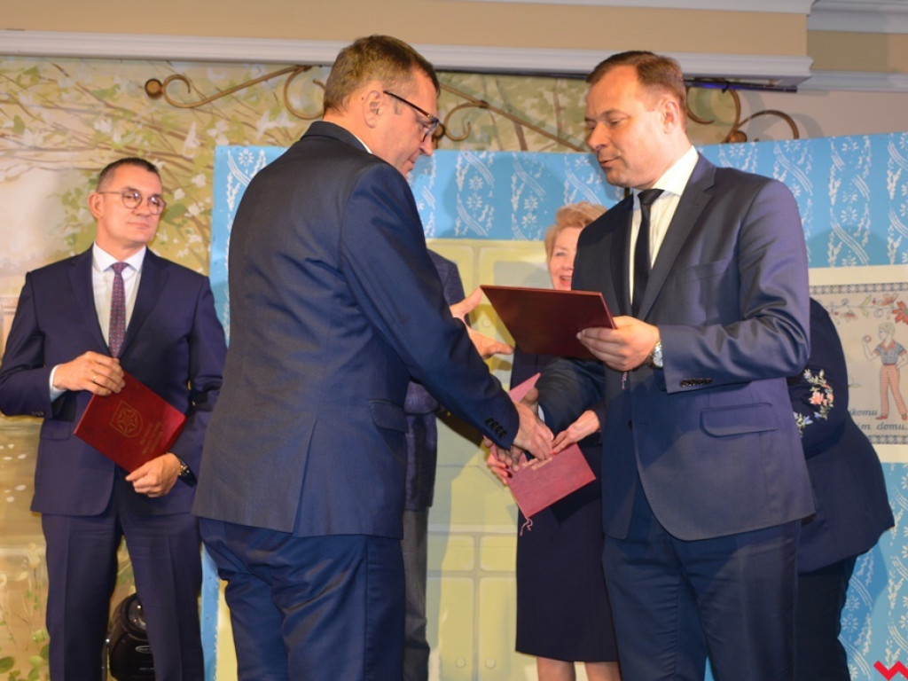 Wuchty szczyńścia belfrom! Obchody Dnia Edukacji Narodowej w gminie Września
