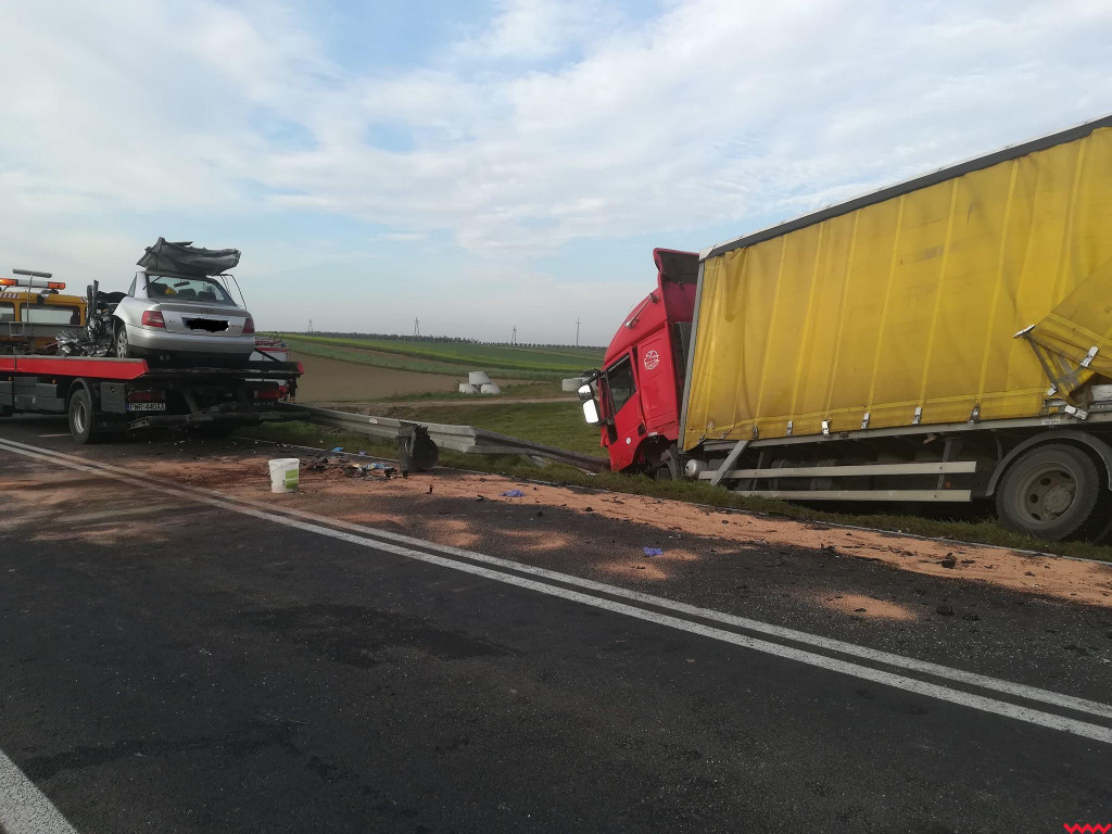 Tragiczny wypadek na drodze w Ratajach. Zginął w nim 21-letni mężczyzna
