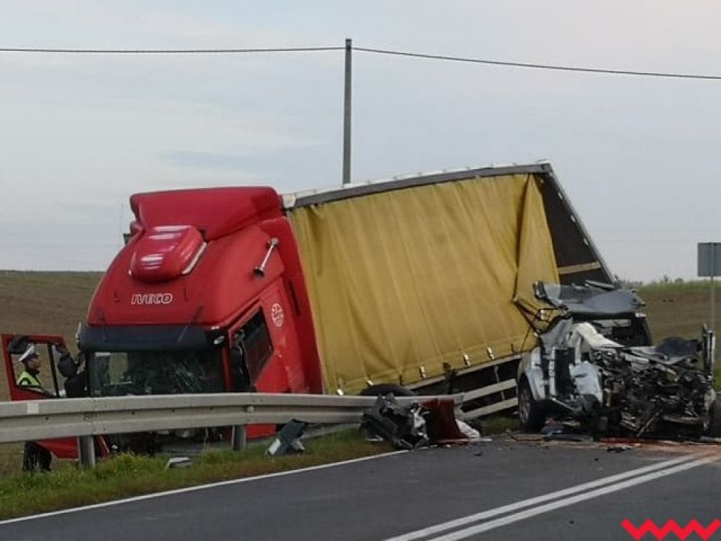 Tragiczny wypadek na drodze w Ratajach. Zginął w nim 21-letni mężczyzna