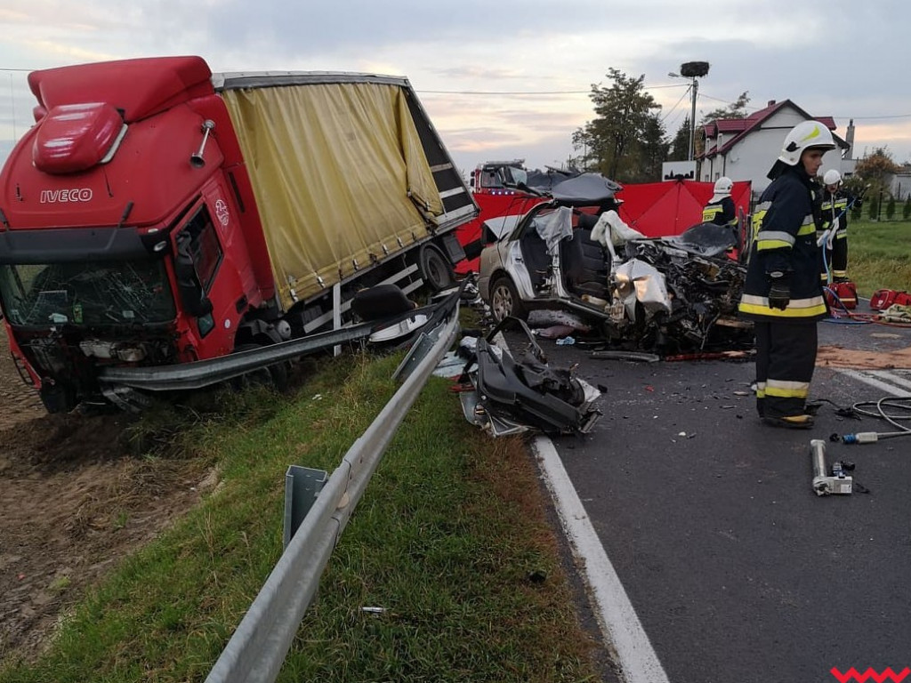 Tragiczny wypadek na drodze w Ratajach. Zginął w nim 21-letni mężczyzna