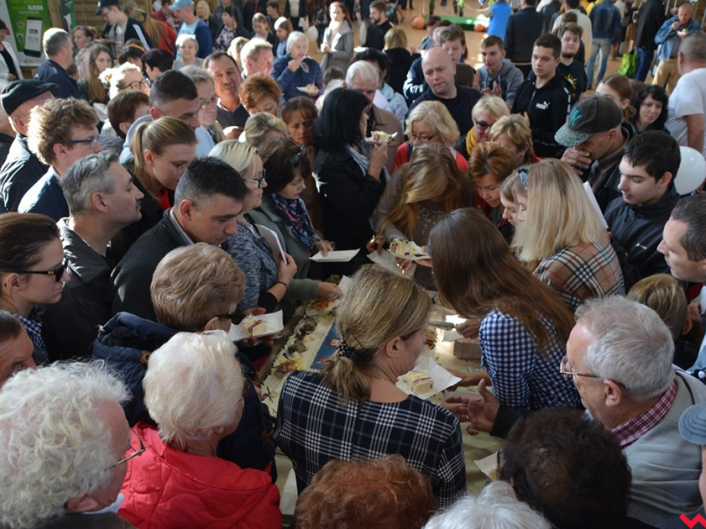 Walka o tort, kolejka do pyr i wystawcy ze statuetkami. 29. Targi Rolnicza Jesień to już historia