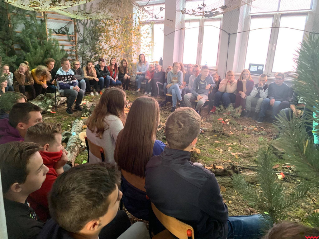 Sala lekcyjna zamieniła się w las. Prelekcja o grzybach w Grabowie Królewskim
