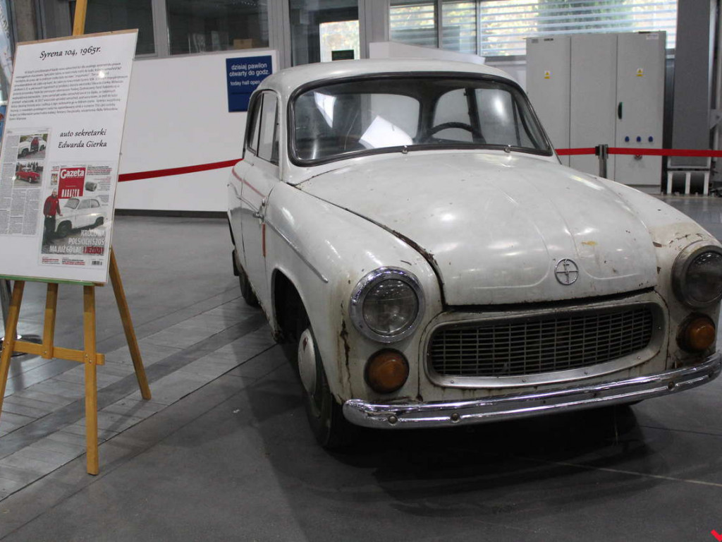 Królowe szos i warsztat samochodowy, czyli syreniarze dali czadu na Retro Motor Show!