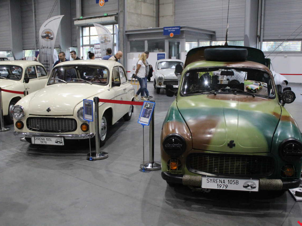 Królowe szos i warsztat samochodowy, czyli syreniarze dali czadu na Retro Motor Show!