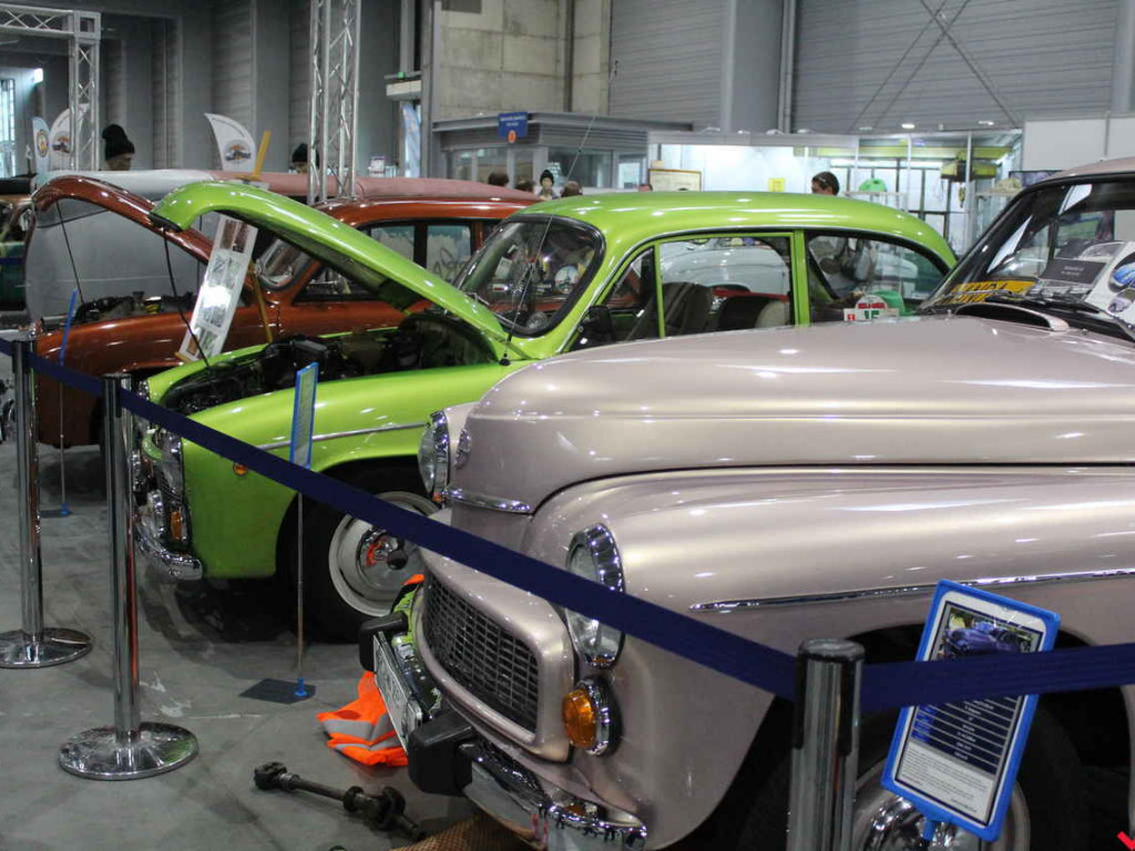 Królowe szos i warsztat samochodowy, czyli syreniarze dali czadu na Retro Motor Show!