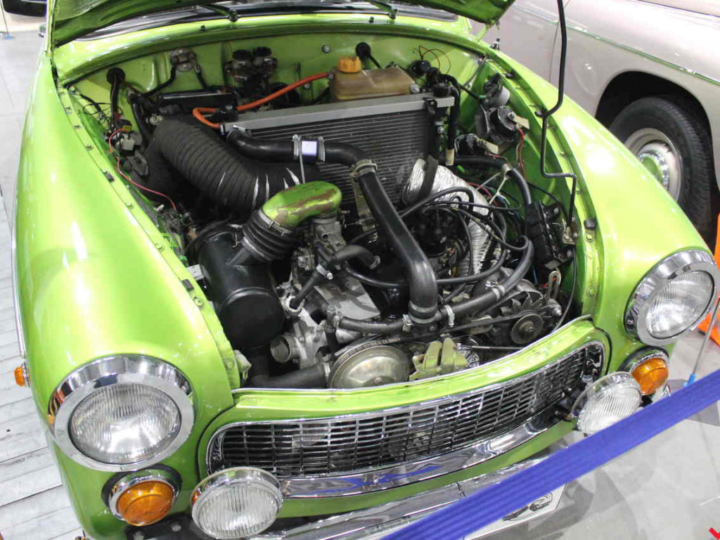 Królowe szos i warsztat samochodowy, czyli syreniarze dali czadu na Retro Motor Show!