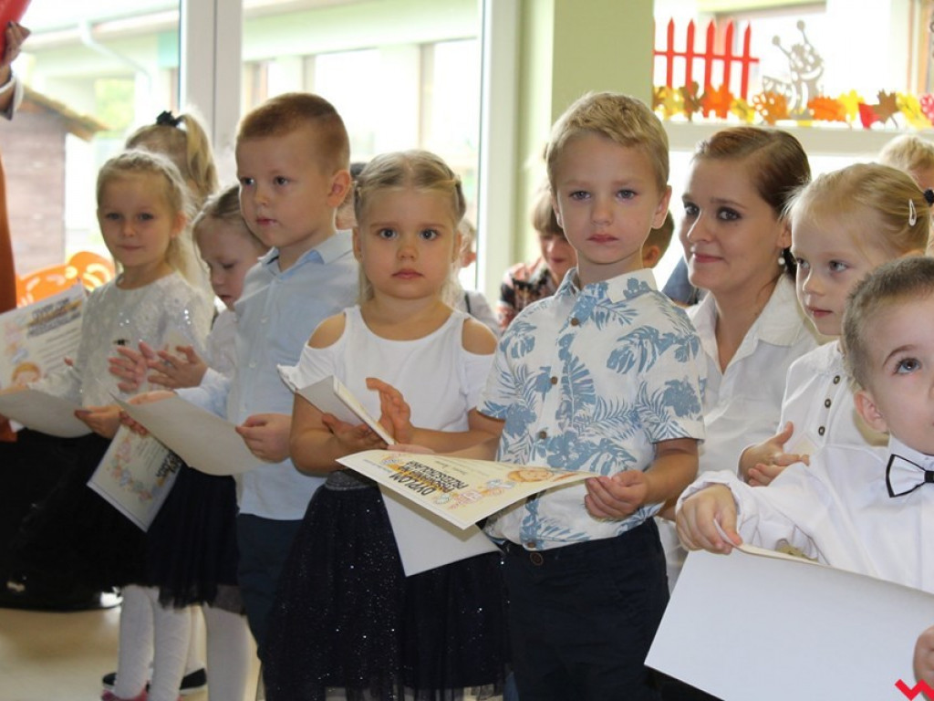 „Mamo, tato jestem przedszkolakiem !” czyli uroczyste pasowanie na prawdziwych przedszkolaków w Pyzdrach