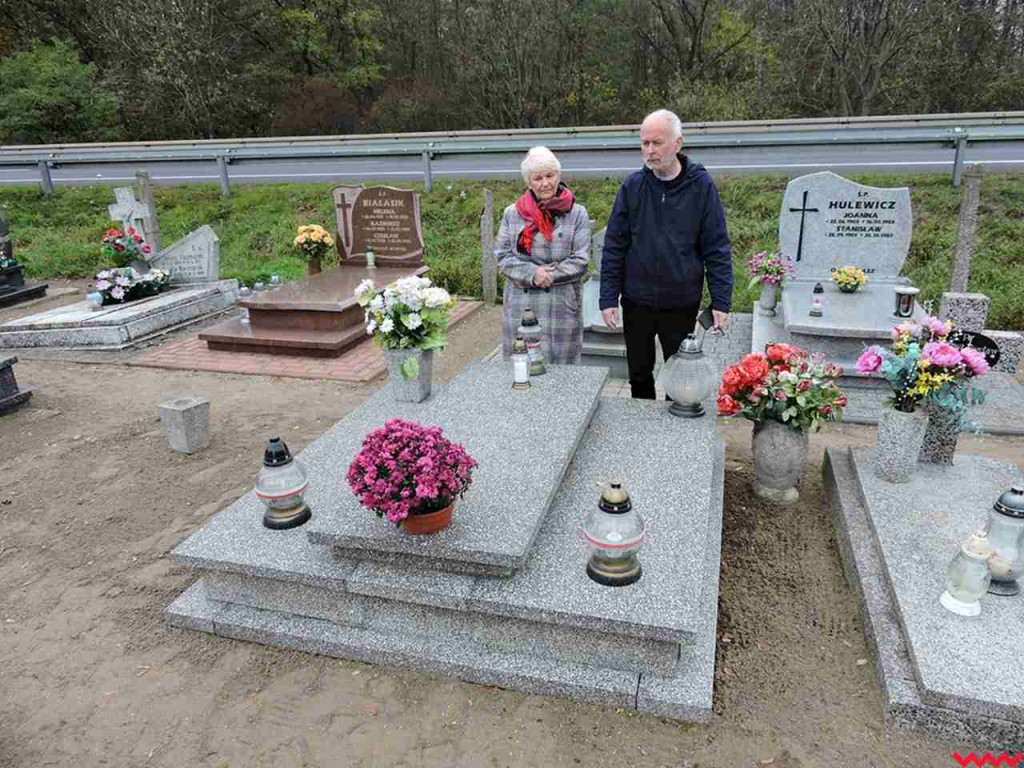 Zapalili znicze pamięci i upamiętnili lokalnych bohaterów. Neklanie w społecznej akcji