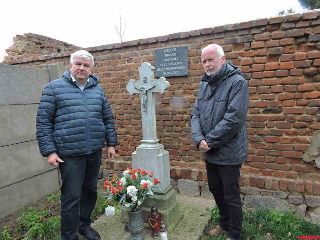 Zapalili znicze pamięci i upamiętnili lokalnych bohaterów. Neklanie w społecznej akcji