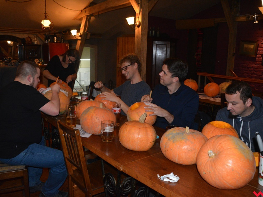 Korbole już gotowe. W AQQ niebawem rozpocznie się koncert halloweenowy