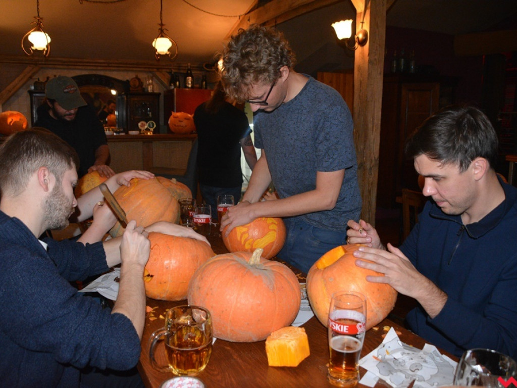 Korbole już gotowe. W AQQ niebawem rozpocznie się koncert halloweenowy