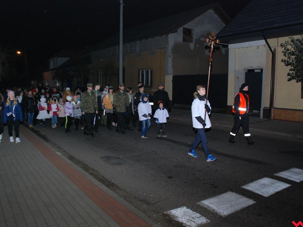 Święci i anioły zamiast duchów i upiorów - Noc Świętych