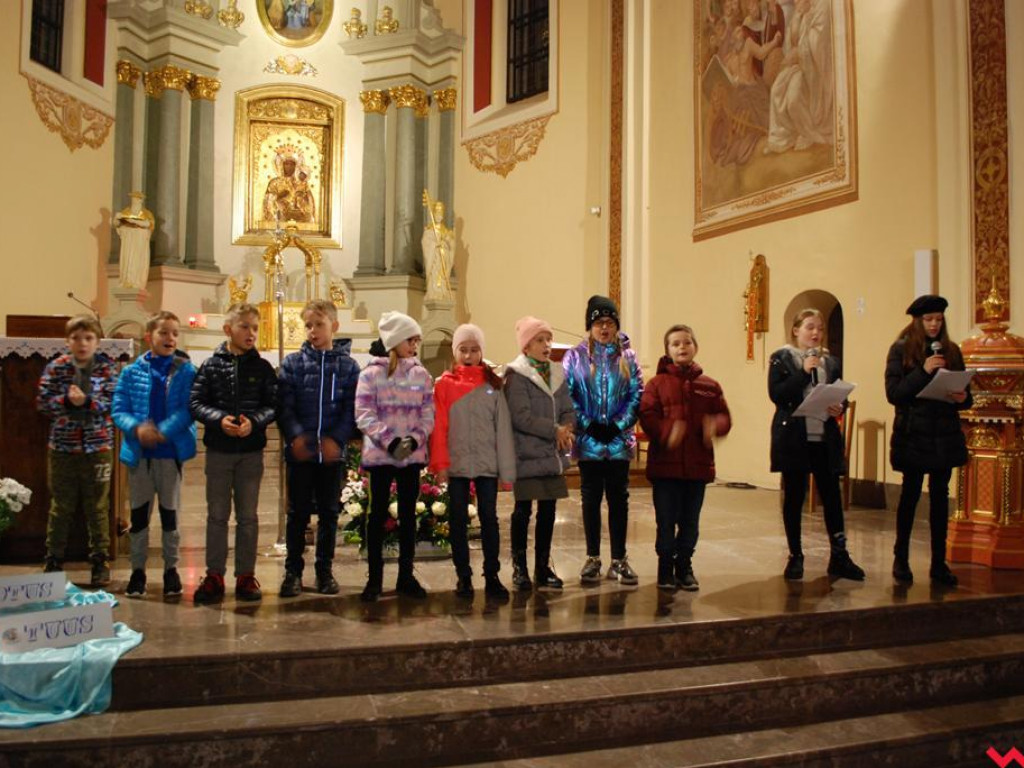 Święci i anioły zamiast duchów i upiorów - Noc Świętych