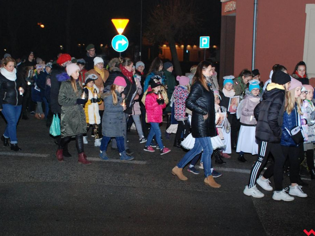 Święci i anioły zamiast duchów i upiorów - Noc Świętych