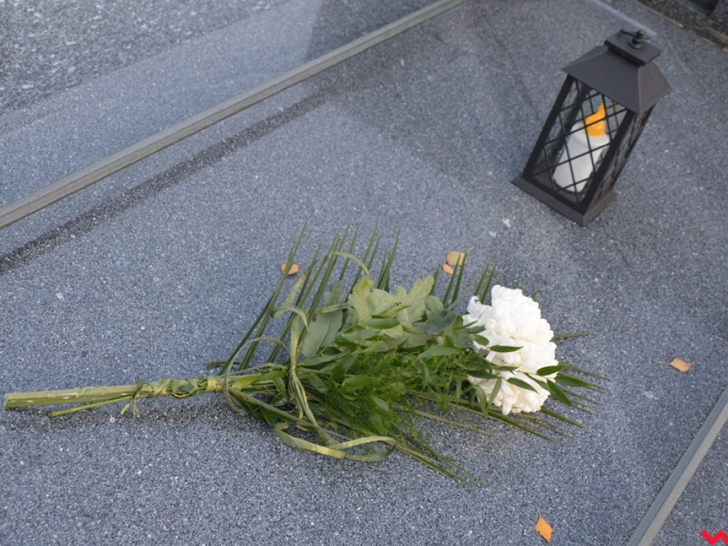 Trwa Dzień Wszystkich Świętych. To dziś wspominamy naszych zmarłych