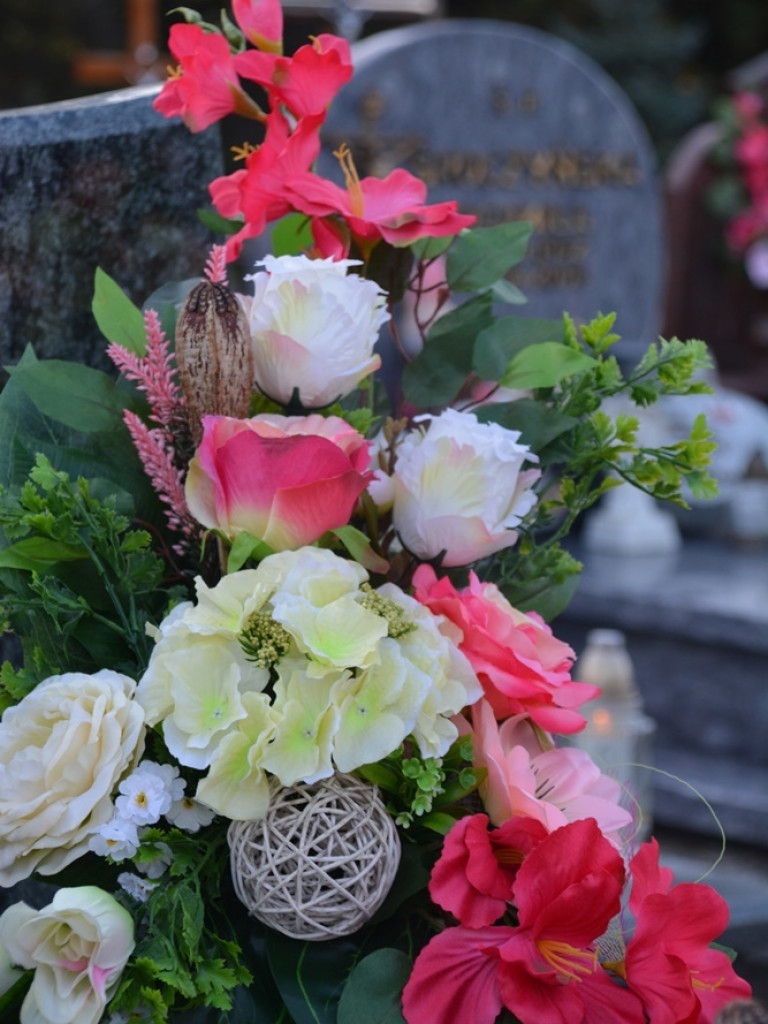 Trwa Dzień Wszystkich Świętych. To dziś wspominamy naszych zmarłych