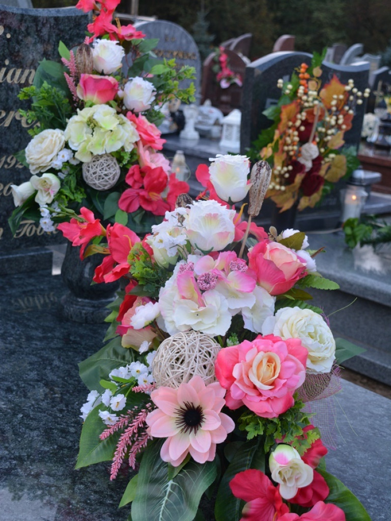 Trwa Dzień Wszystkich Świętych. To dziś wspominamy naszych zmarłych