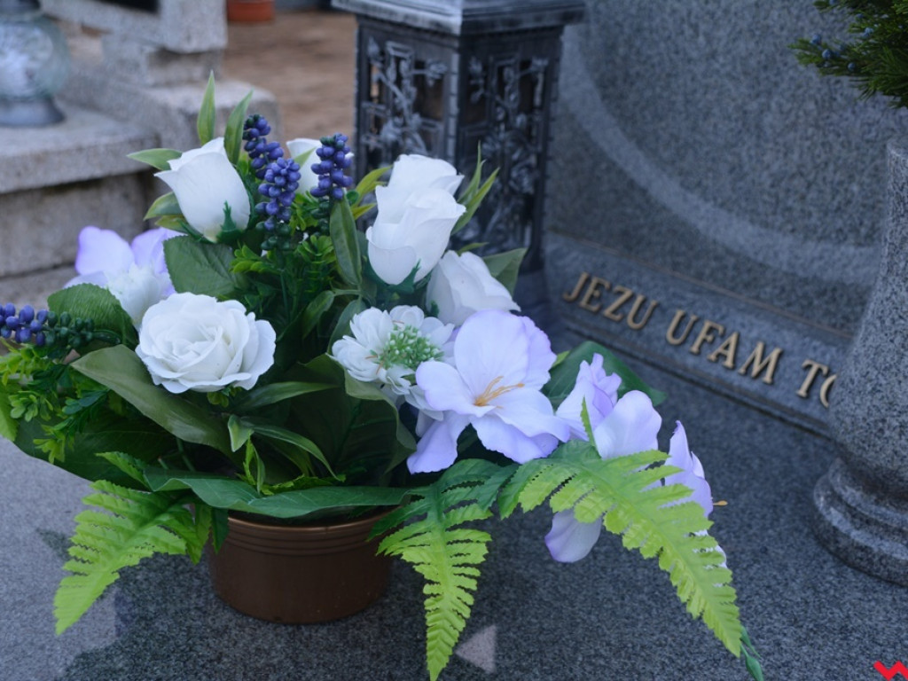 Trwa Dzień Wszystkich Świętych. To dziś wspominamy naszych zmarłych