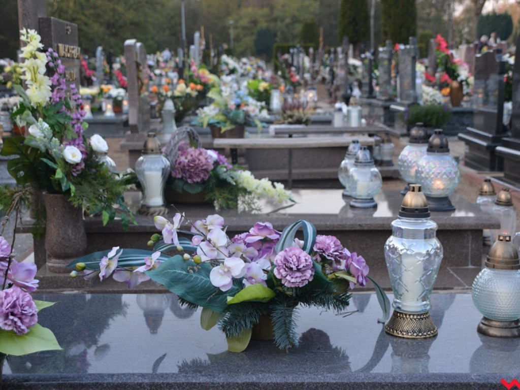 Trwa Dzień Wszystkich Świętych. To dziś wspominamy naszych zmarłych