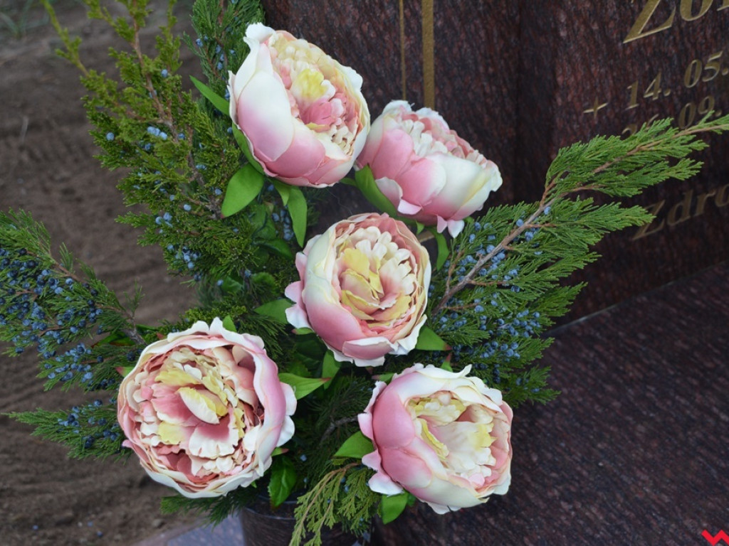 Trwa Dzień Wszystkich Świętych. To dziś wspominamy naszych zmarłych