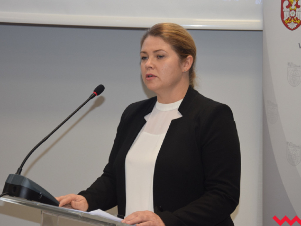 Rada powiatu dokonała zmian w oświacie i na kolei