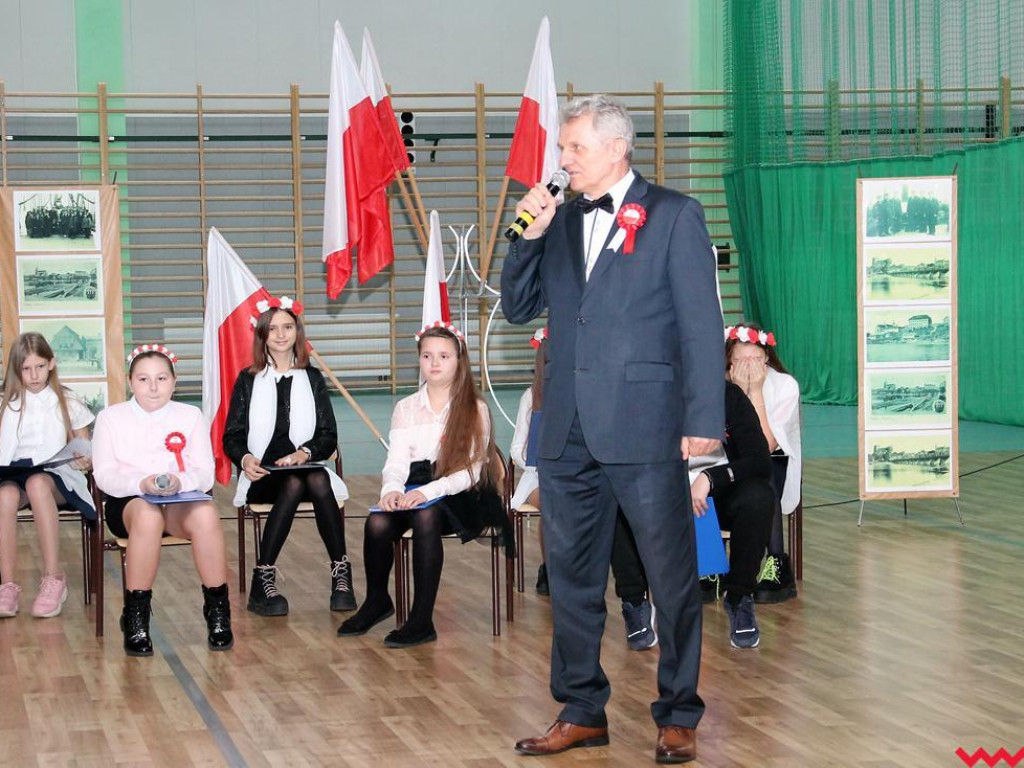 Uczniowie z Pyzdr uczcili Święto Niepodległości