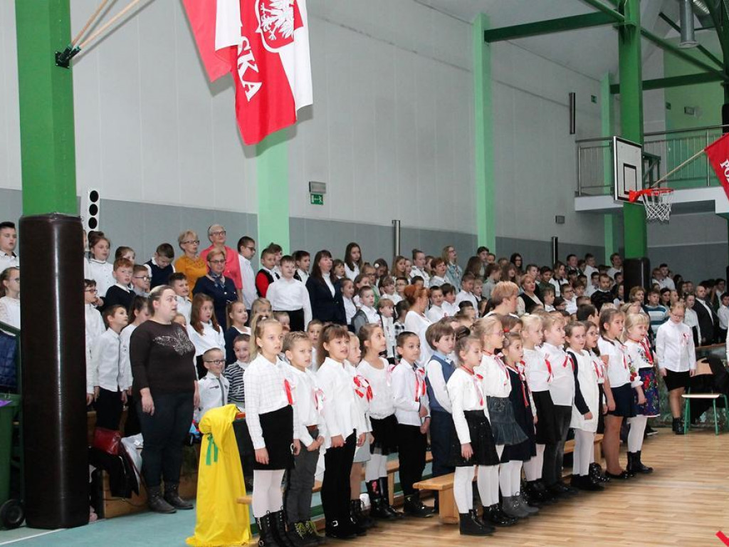 Uczniowie z Pyzdr uczcili Święto Niepodległości